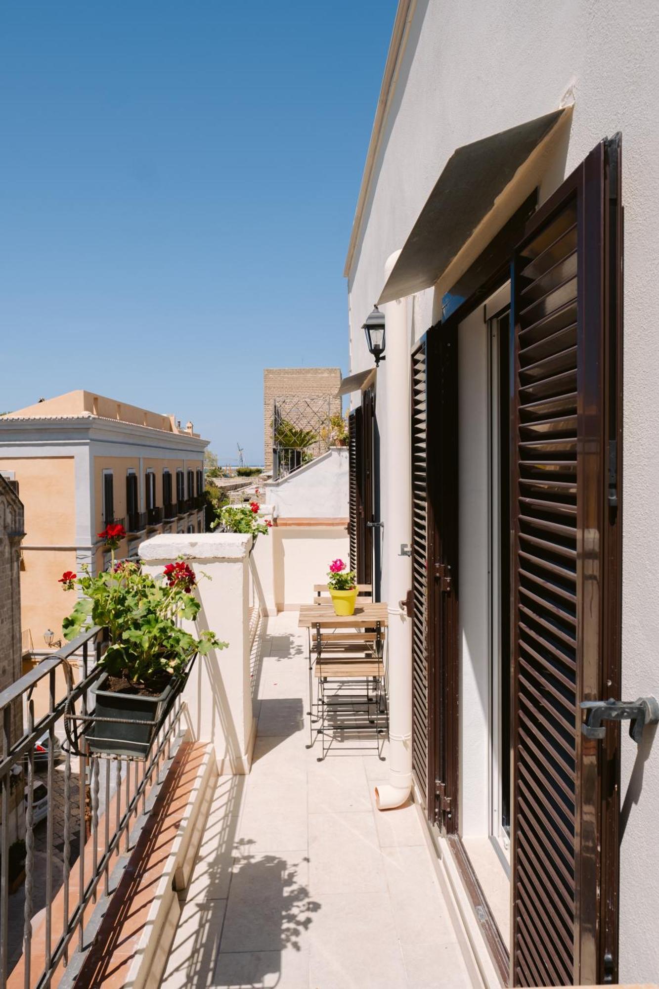 Casa Antonia - Terrace & Suites Бари Екстериор снимка