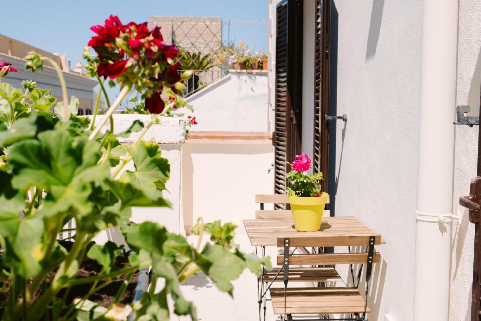 Casa Antonia - Terrace & Suites Бари Екстериор снимка